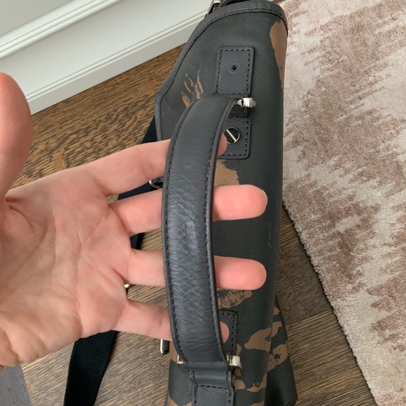 L.A.M.B GWEN STEFANI Large Black Handprint Graphic Messenger Bag Unisex Adult - Picture 13 of 16